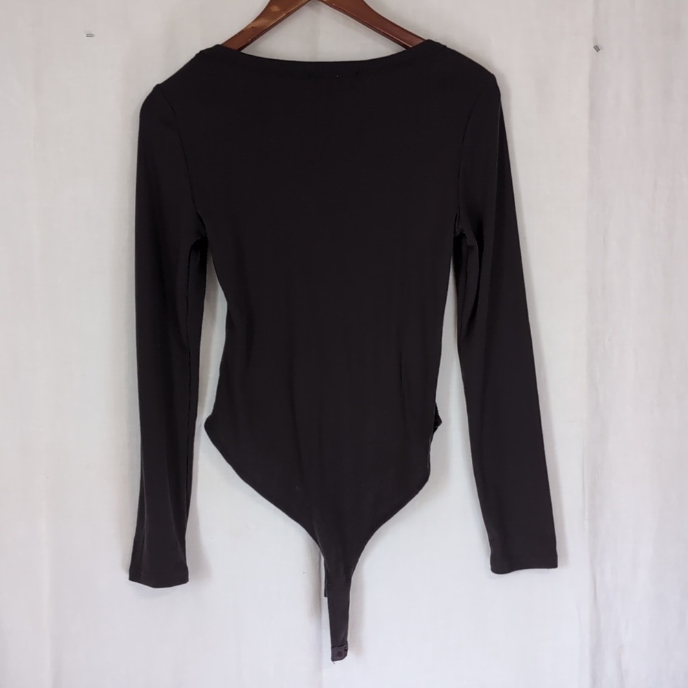 Cider Dark Grey Ribbed Scoop Neck Long Sleeve Bodysuit Size Medium - Picture 4 of 4